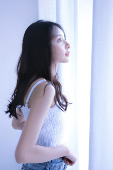 高压监狱女狱警满天星叫什么名字